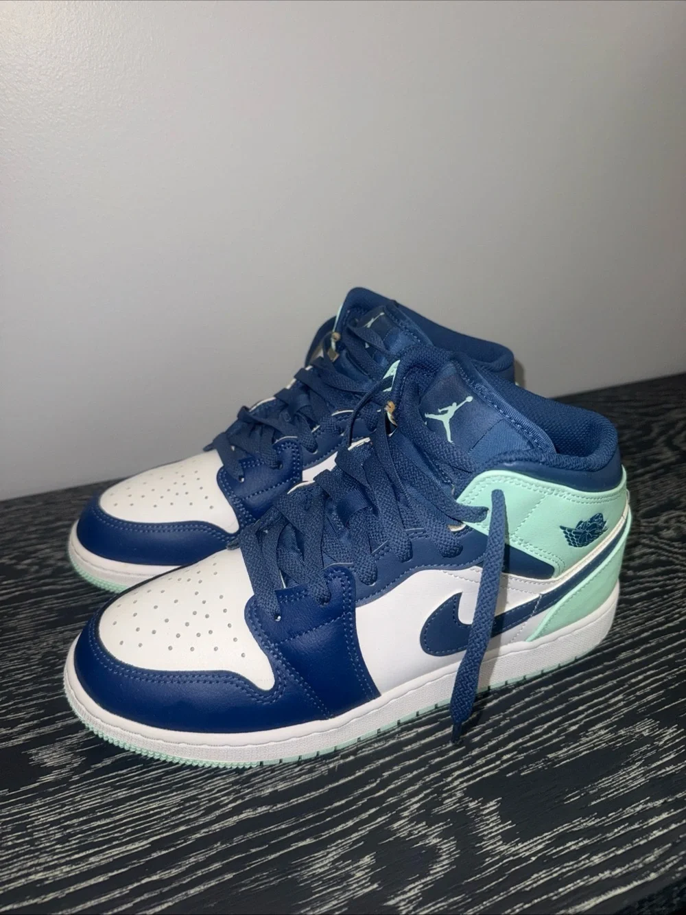 Nike Air Jordan 1 Mid Blue Mint Youth Size 7Y Basketball Sneakers Athletic Shoes